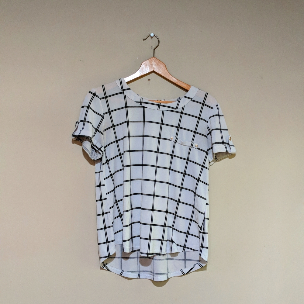 mine white and black plaid blouse